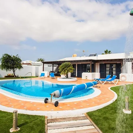 Olivia Playa Blanca (Lanzarote)